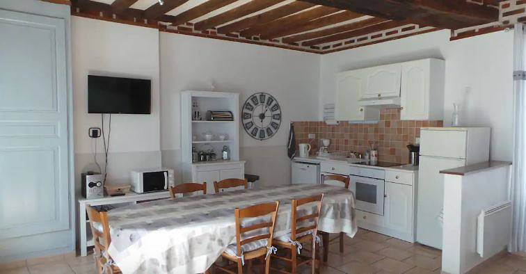 Gîte pour 10 personnes, avec jardin et terrasse à Chémery - 2