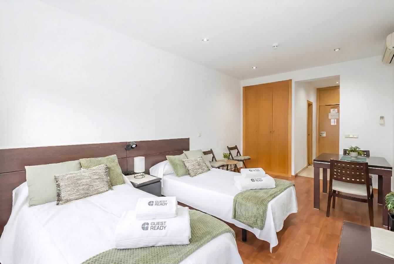 Apartamento entero, Guestready - Estudio domocenter con garaje in Bormujos, Provincia de Sevilla