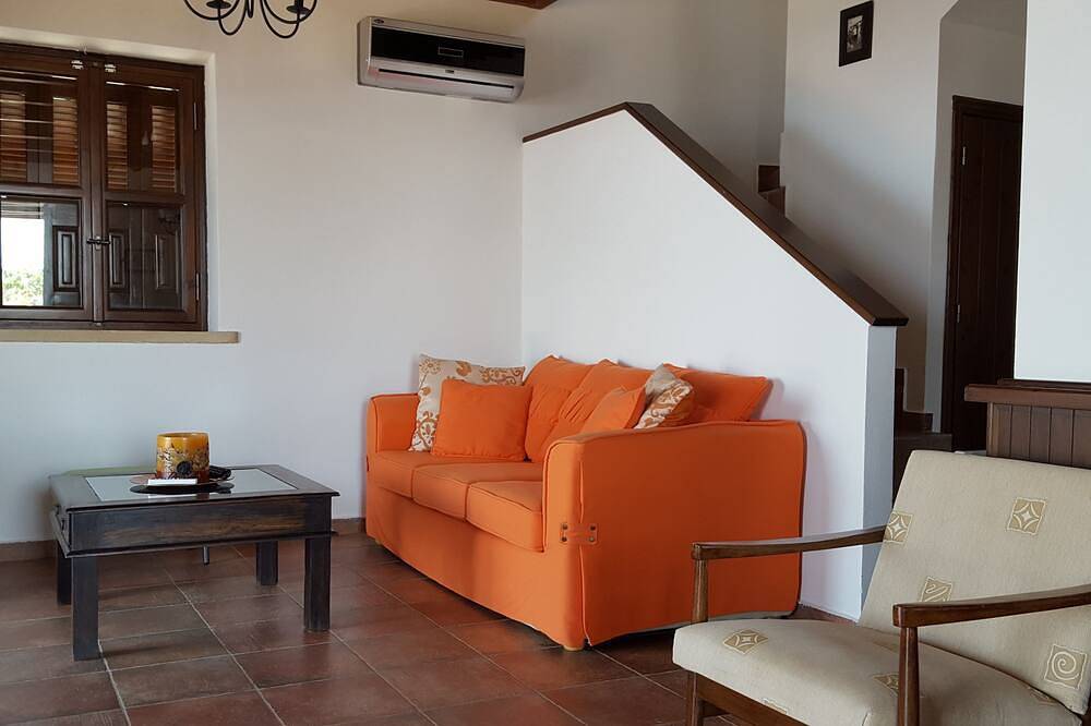 Villa Arsinoi in Stoupa, privacy, private pool, breathtaking sea views. in Stoupa, Mani Peninsula