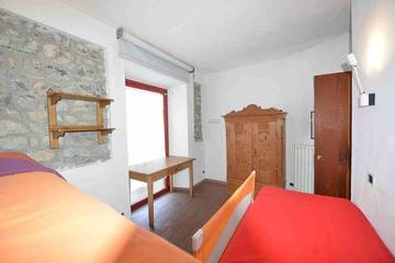 Agriturismo per 5 Persone in Sale Marasino, Lago d'Iseo, Foto 2
