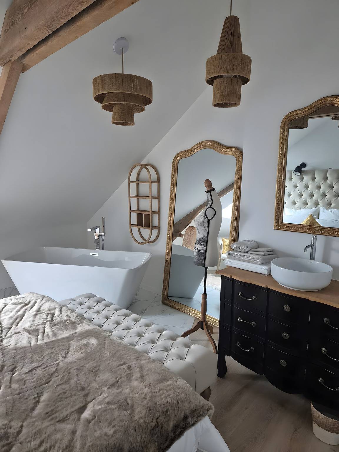 Appartement entier, Appartement d’exception 500m plage avec Wi-Fi in Batz-sur-Mer, Côte d'Amour