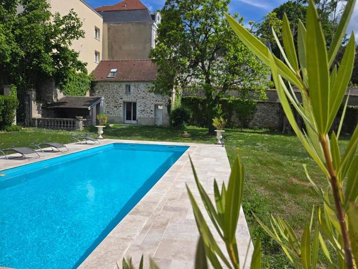 Appartement de vacances pour 4 personnes, avec piscine ainsi que jardin et vue