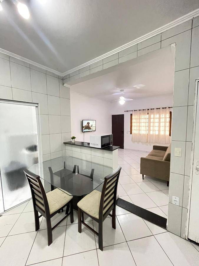 Casas e apartamentos de temporada para 4 pessoas, com vista e balcão em Jandira