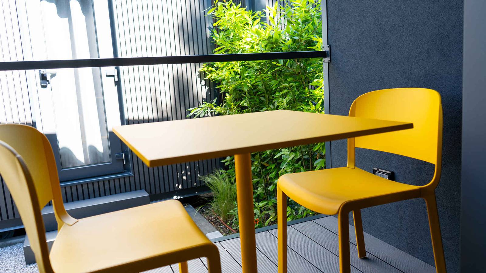 Mobilehome mit Klimaanlage und Holzveranda in San Felice del Benaco, Gardasee-Berge