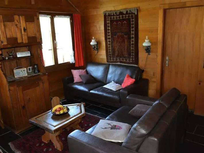 Hütte für 4 Personen, mit Balkon in Gstaad