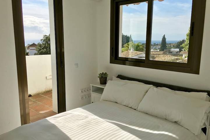 Sunny villa with pool, 3 bed 3 bath, sea views in Hacienda Las Chapas, Marbella