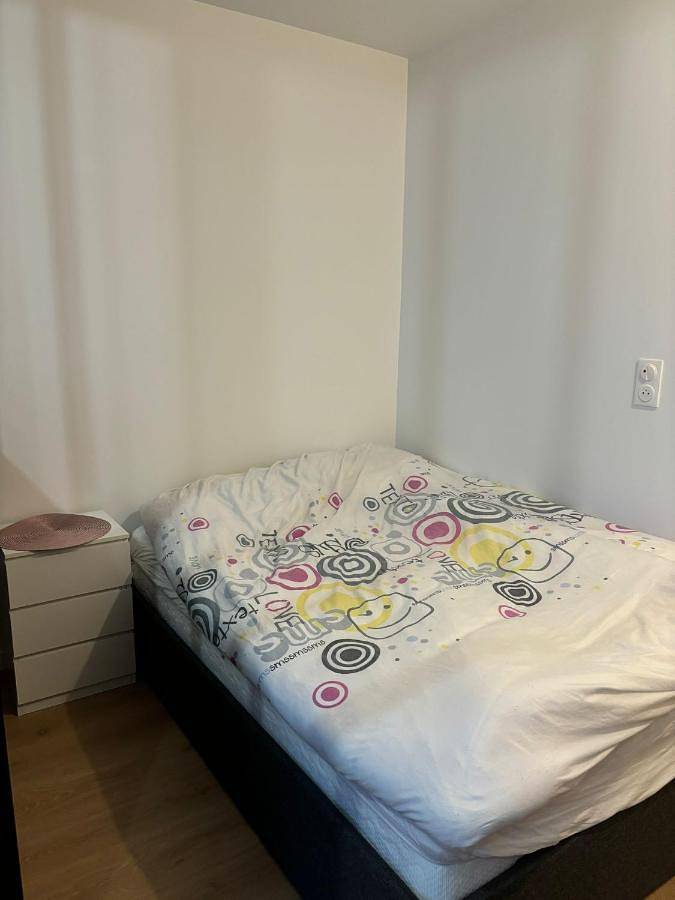 Appartement de vacances entier, Studio with Terrace in Nanterre, Hauts-de-Seine