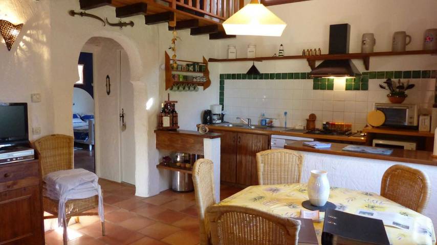 Gîte pour 4 personnes, avec jardin à Roquefort-des-Corbières - 4