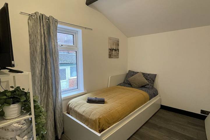 Newly refurbished spacious town house with Hot Tub in Lincoln, Lincolnshire