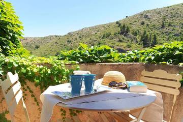 Gîte pour 6 personnes, avec terrasse, animaux acceptés à Castelnou