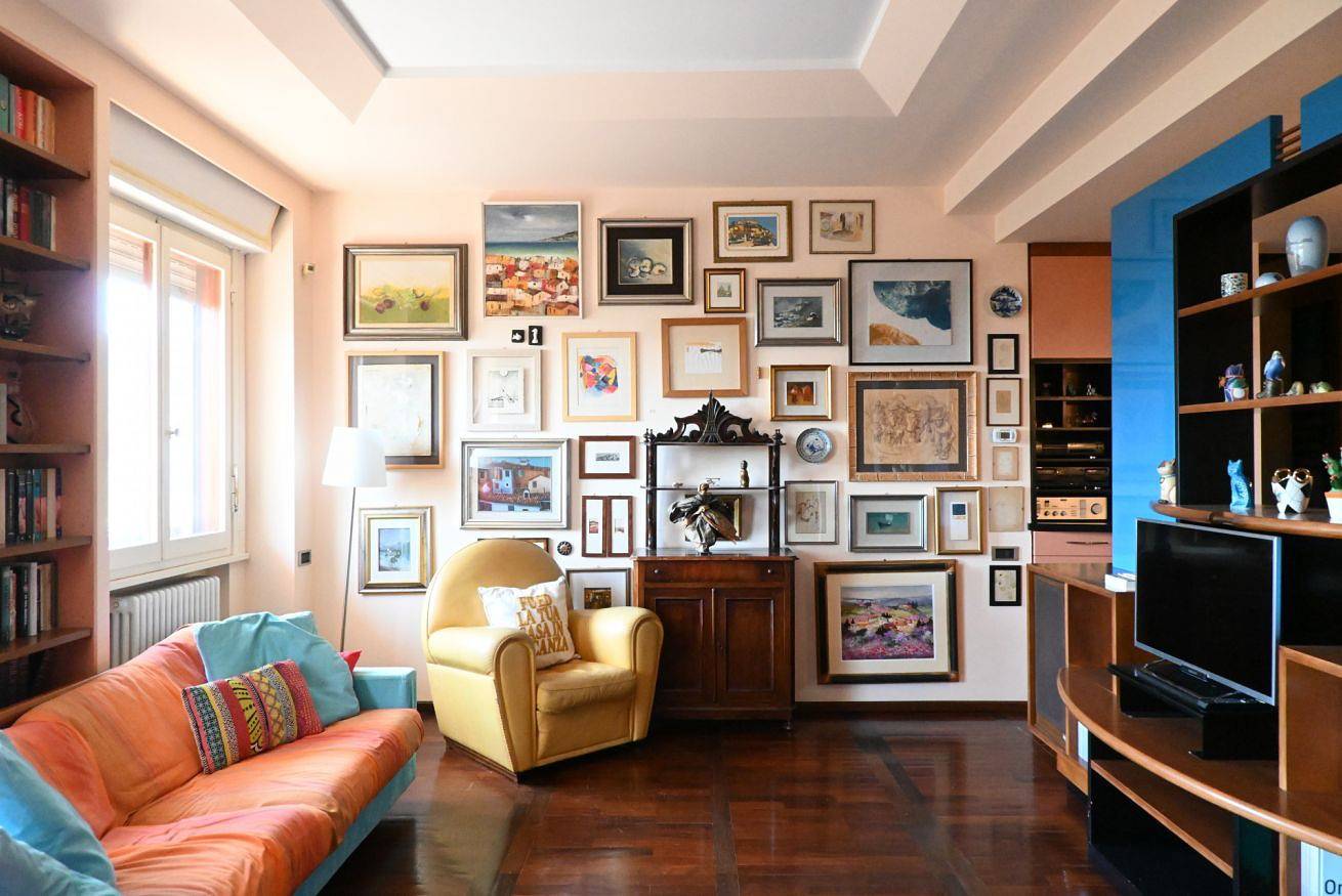 Entire apartment, A43 - Ancona, spacious three-room apartment with garden in Ancona, Riviera del Conero