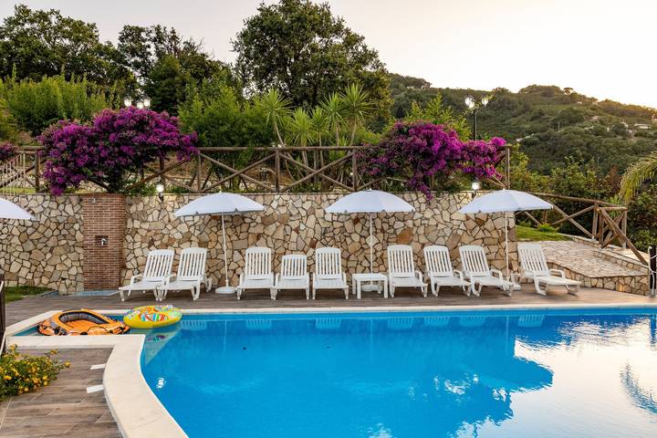 Entire apartment, ‘Arcaloro Resort’ Apartment with Shared Pool and Wi-Fi in Sant'Angelo di Brolo, Monti Nebrodi
