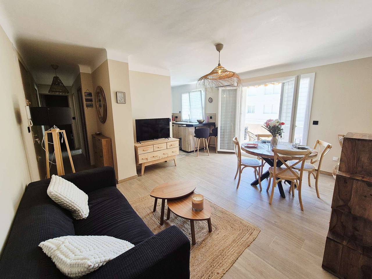 Apartamento vacacional entero, 2 bedrooms, air conditioning, just a stone's throw from the sea in Les Sablettes, La Seyne-sur-Mer