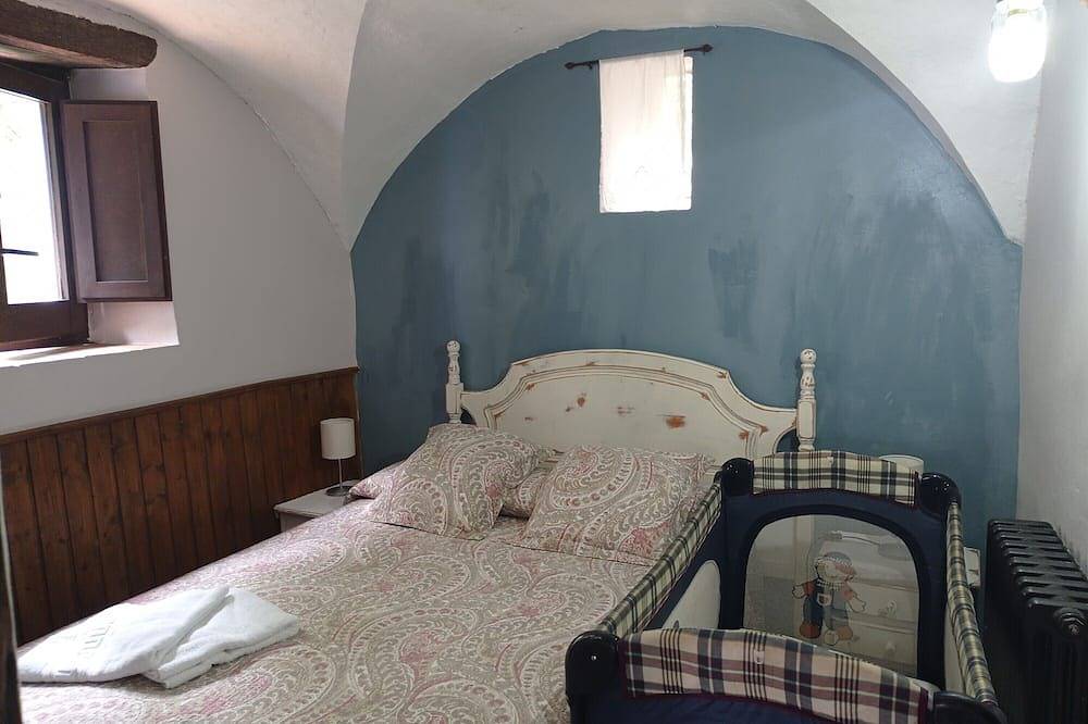 Casa rural Patufet de Mas Violella, knus 1-kamer appartement met zwembad in Sant Joan les Fonts, Zona Volcanica de la Garrotxa Natural Park