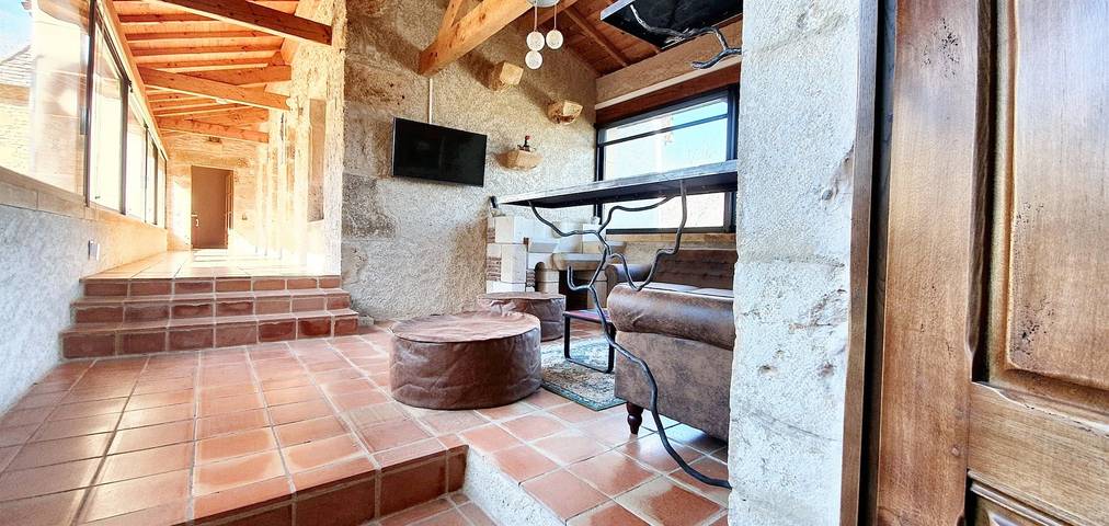 Location de vacances pour 10 personnes, avec piscine et balcon à Puy-l'Évêque - 2