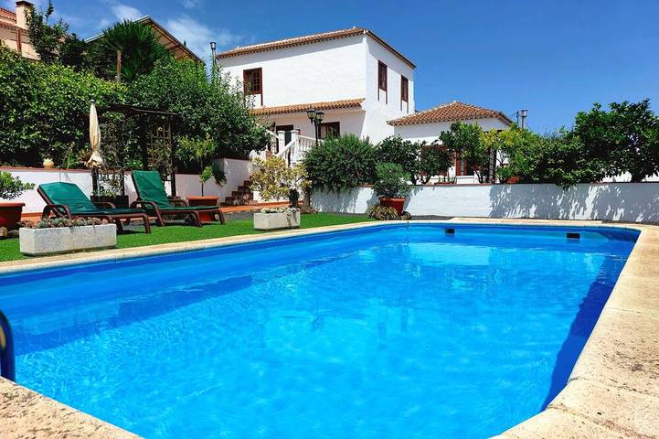 Ferienhaus für 4 Personen, mit Terrasse und Pool