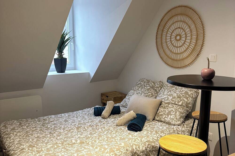 Apartamento entero, Le studio Louana: ideal short stay/co-working/Day use/love rooms in Aubusson, Región de Aubusson
