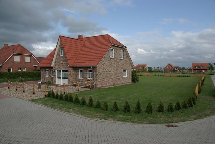 Ferienhaus für 8 Personen, mit Terrasse und Sauna sowie Garten in Krummhörn - 2