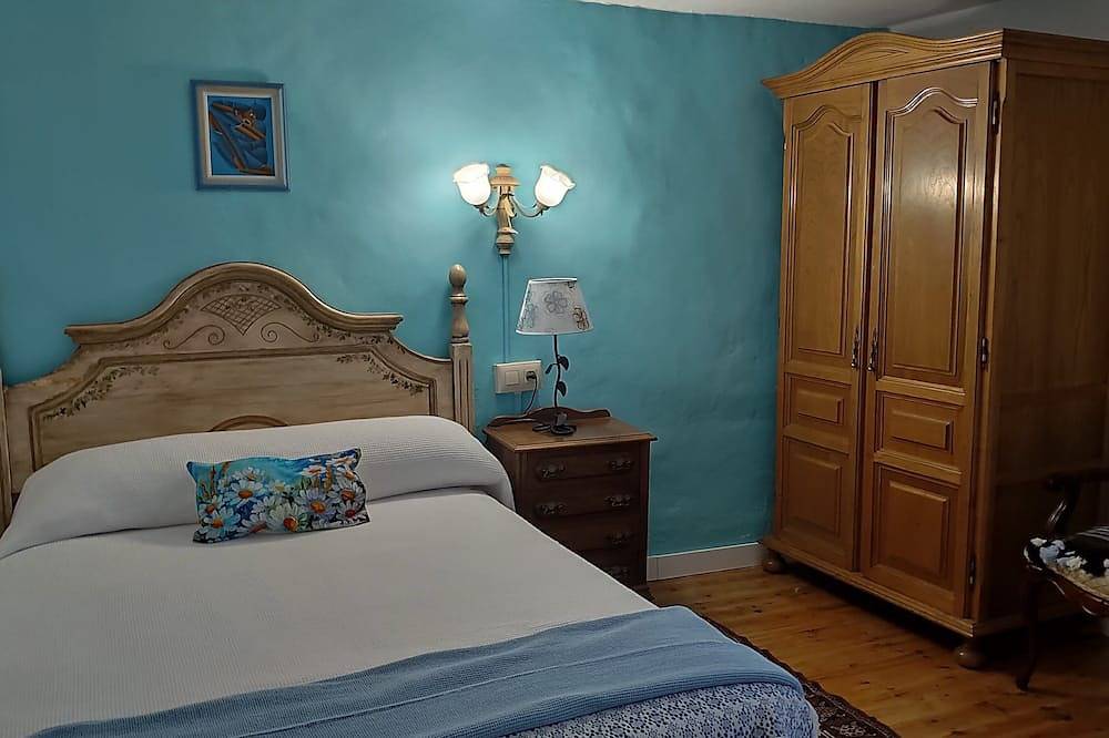 Casa Rural La Mar De Lluces D'Ítaca in Colunga, Costa Verde
