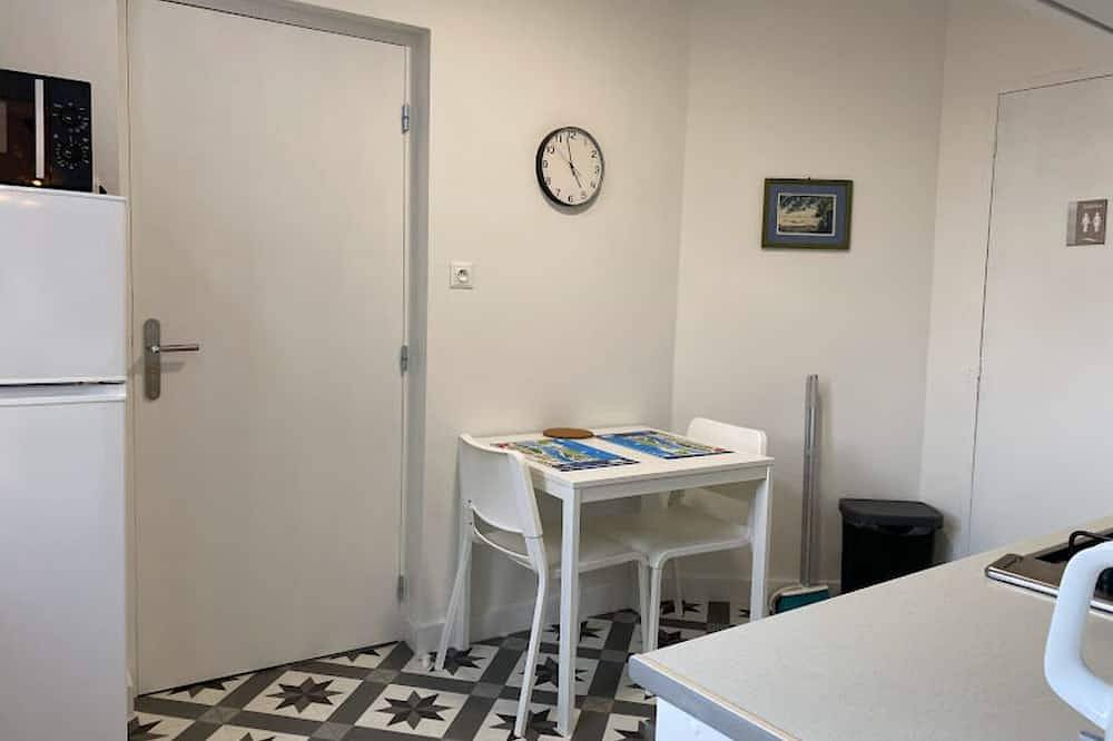 Entire apartment, Vichy Centre Ville in Vichy, Vichy region