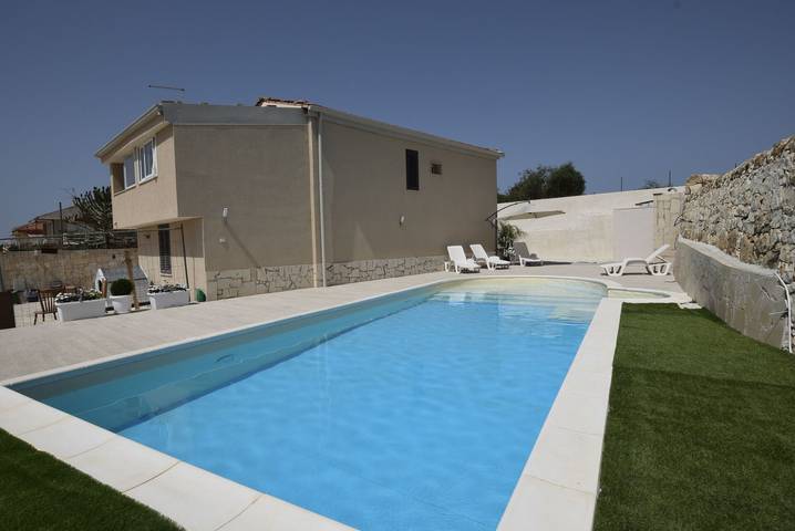 Villa con piscina per 5 persone, con giardino e balcone a Ragusa