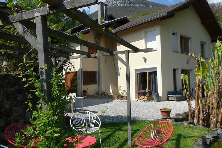 Location de vacances pour 2 personnes, avec Terrasse et Jardin à Voreppe
