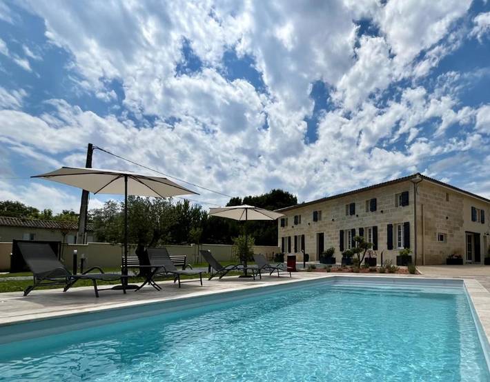 Gîte pour 2 personnes, avec jardin ainsi que piscine et jacuzzi à Lussac - 2