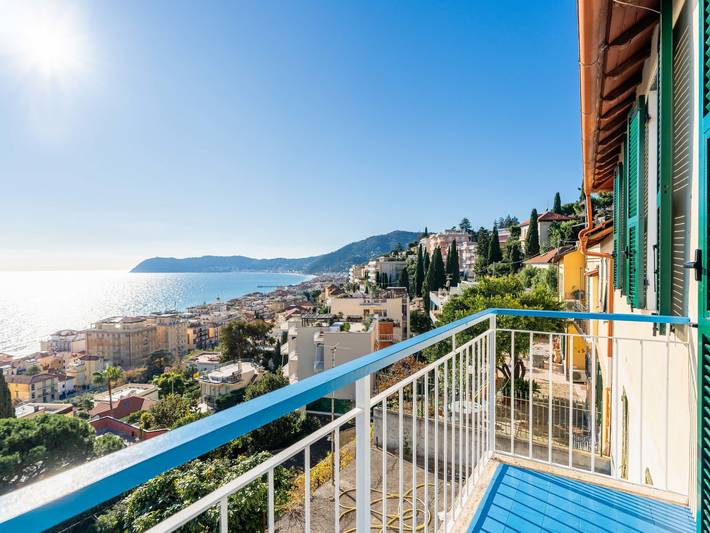 Feriehus for 5 personer, med Balkong i Alassio