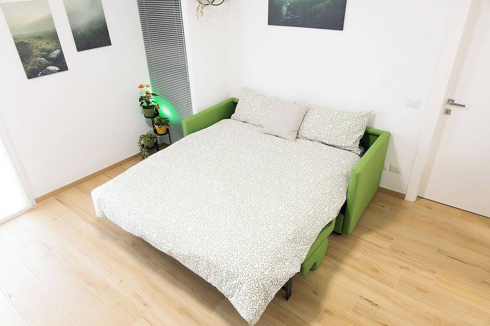 Entire apartment, The Green Nest 2km Highwaya21/Private parking in Piacenza, Piacenza Province