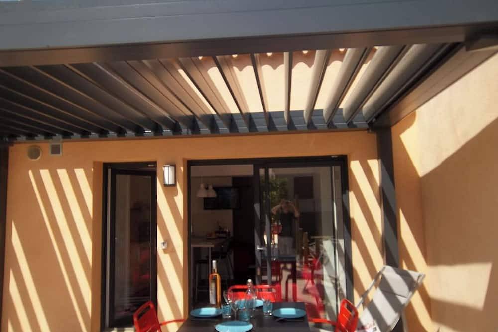 Ganze Wohnung, Large Studio (26m2) and large terrace (14m2) 50m from the sea and beach in La Capte, Hyeres