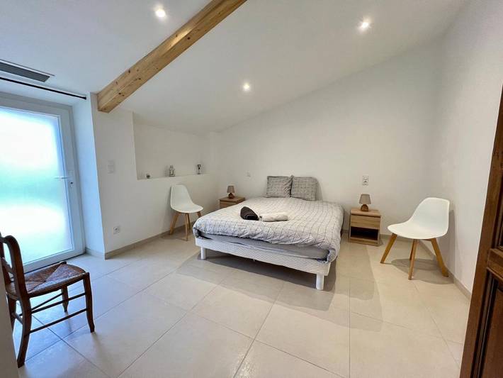 Location de vacances pour 6 personnes, avec terrasse et jardin à Laruscade - 4