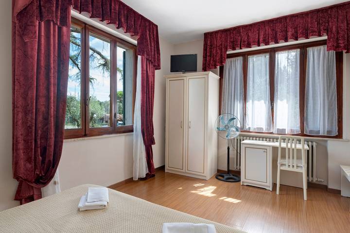 Zimmer 'Camera Fuoco' mit Gemeinschaftspool, Garten und Wlan in Fucecchio, Florenz Provinz