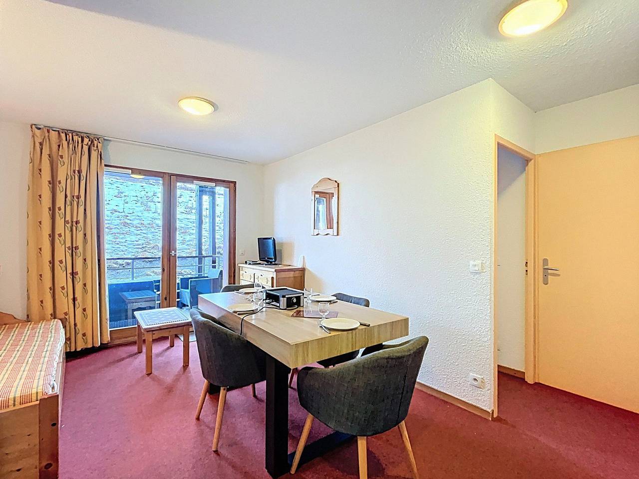 Appartement entier, Appartement lumineux, accès ski aux pieds, balcon in Le Corbier, Villarembert