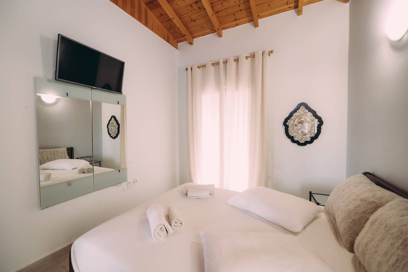 Elysium Countryside House Jacuzzi - Doune in Ileia