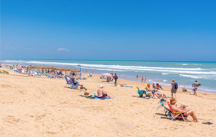 Location de vacances pour 8 personnes, avec terrasse et piscine, animaux acceptés à Torrevieja - 3