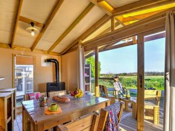 Camping pour 4 Personnes dans Sainte-Marie-du-Mont, Cotentin, Photo 2