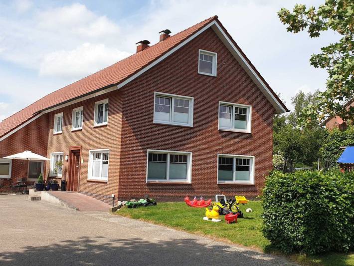 Bauernhof für 5 Personen, mit Terrasse und Garten in Leer