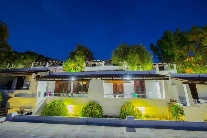 Ferienhaus für 4 Personen, mit Terrasse und Garten sowie Pool und Ausblick in Marina di Camerota - 4