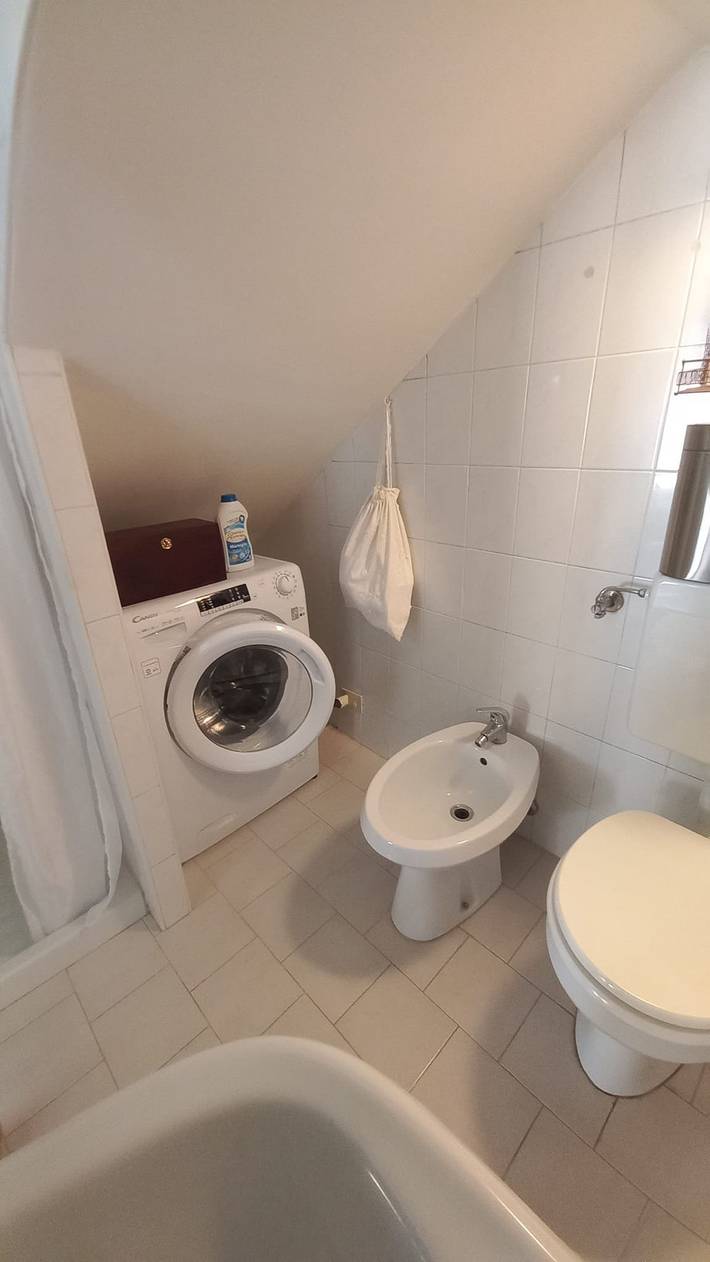 Appartamento intero, Casa vacanze centro storico di Lesa Lago Maggiore in Lesa, Lago Maggiore (Piemonte)