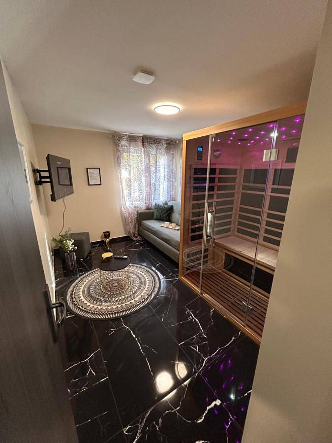 Appartement entier, La suite prestige avec Spa Sauna Netflix Jardin in Champigneulles, Région de Nancy