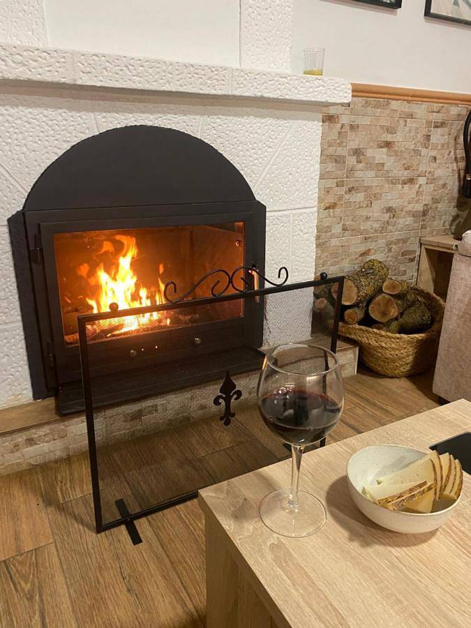 Casa de vacaciones para 10 personas, con jardín y piscina además de vistas y vistas al lago, Se admiten mascotas en Parque natural de las Lagunas de Ruidera - 3