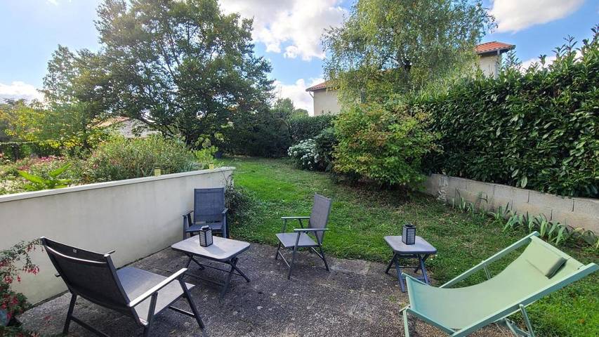 Location de vacances pour 6 personnes, avec jardin à Chaponost - 3