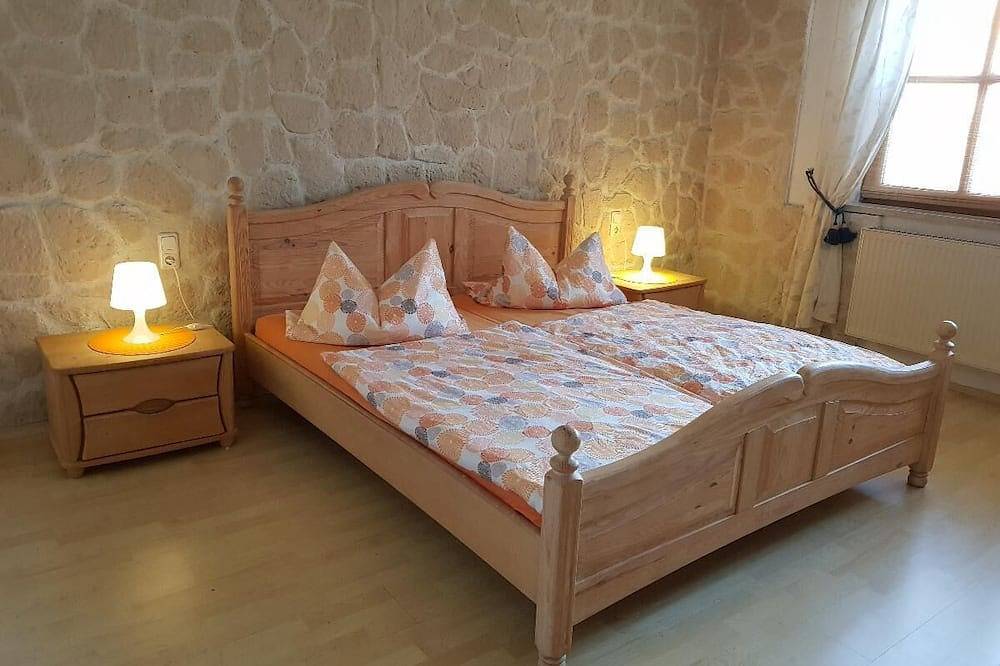Ganze Wohnung, Gemütliche Ferienwohnung (90qm) mit 2 Schlafzimmern, Balkon & Terrasse in Spiegelau, Ostbayern