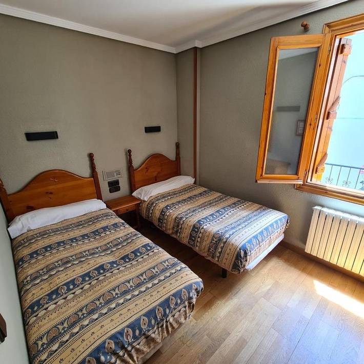 Hôtel pour 2 personnes, avec terrasse, animaux acceptés à Bossòst - 2