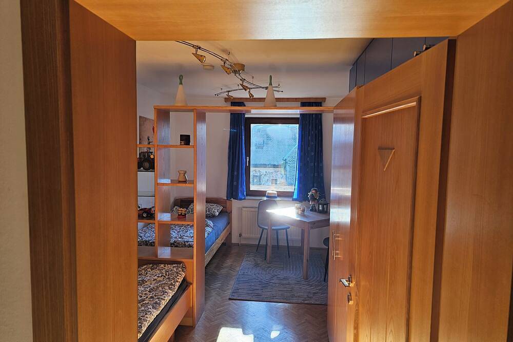 In den Alpen neben den Skipisten und Bergseen befindet sich dieses Apartment. in Bezirk Gmunden