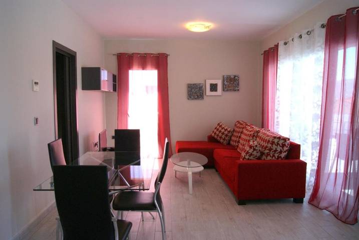 Ferienhaus für 4 Personen, mit Terrasse und Pool sowie Ausblick