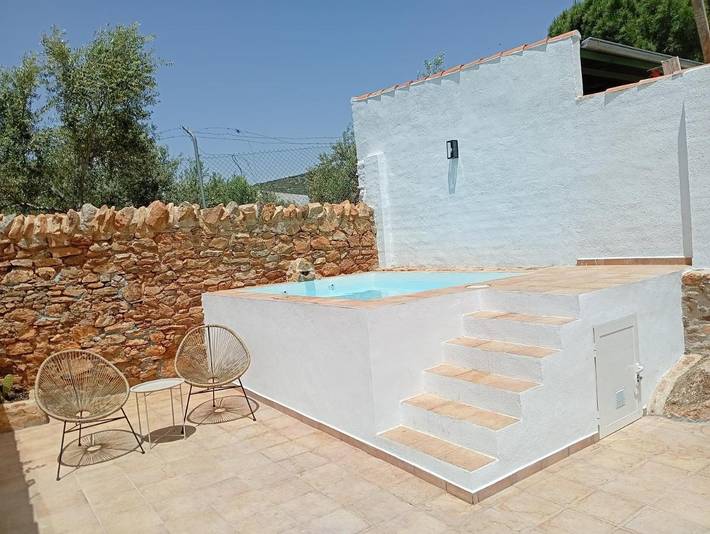Casa de vacaciones para 9 personas, con jardín además de vistas y piscina en Sierra Norte de Sevilla - 3