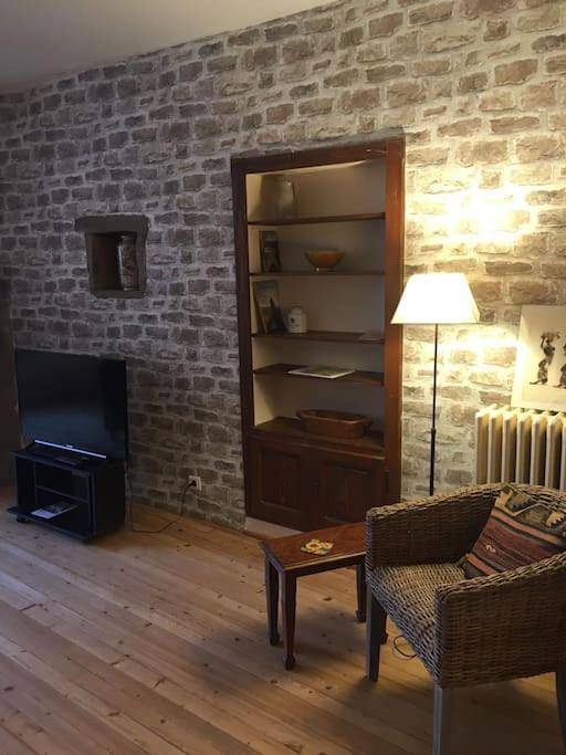 Location de vacances pour 6 personnes, avec terrasse à Arbois (homonymie) - 2