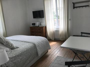 Chambre d’hôte pour 2 personnes, avec vue et jardin dans Sainte-Marguerite-des-Loges