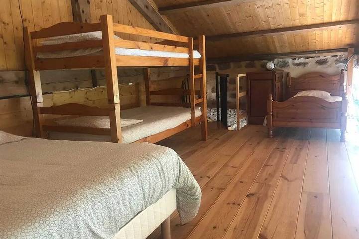 Location de vacances pour 7 personnes, avec jardin dans La Croix de Bauzon - 2